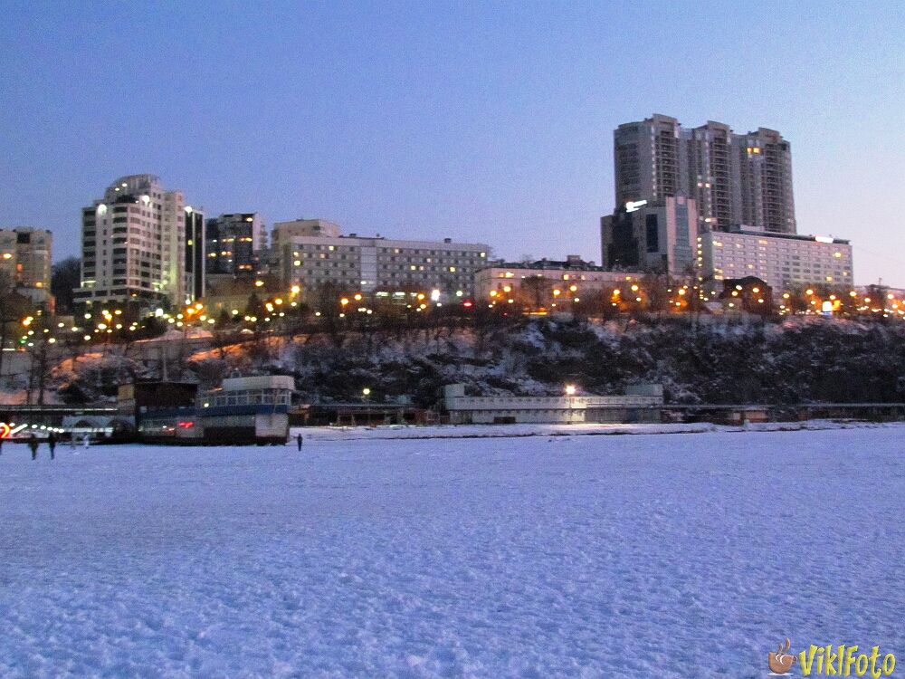 Фото сделано вечером со льда Амурского Залива 02.01.2018г. Город Владивосток. 